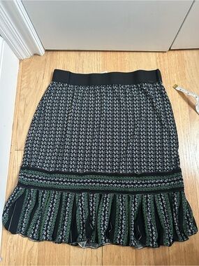 Max Studio Black and Green Patterned Ruffle Hem Midi Skirt